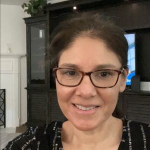 Meet your Posher, Cynthia